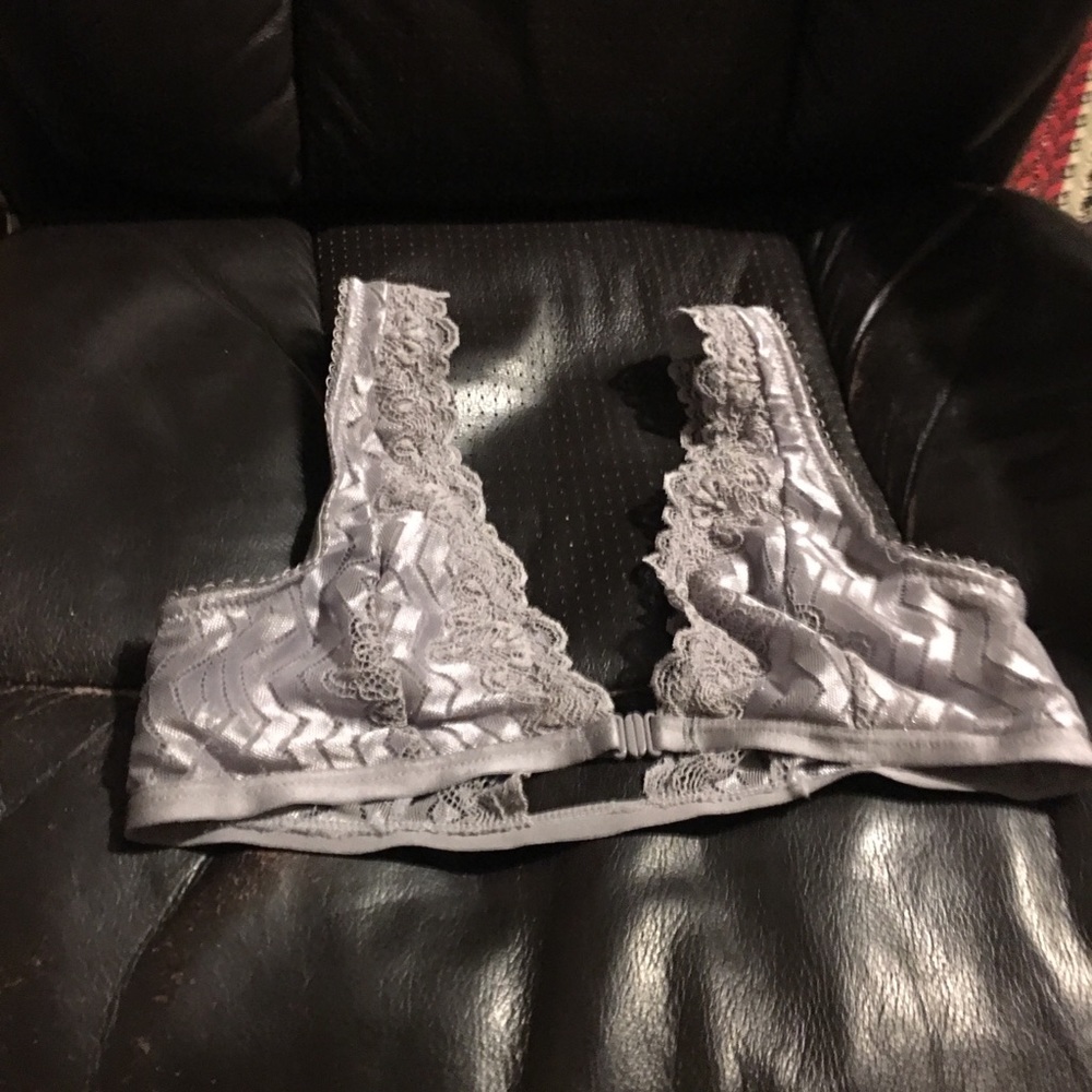 Bralettes size M - Picture 3 of 3